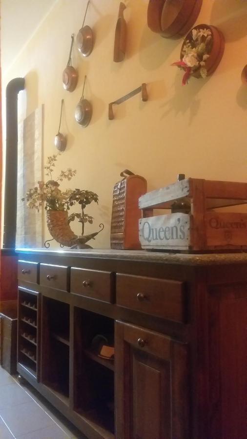Mosci'S Bed & Beer Bed & Breakfast San Damiano dʼAsti Екстериор снимка