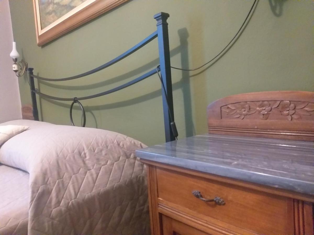 Mosci'S Bed & Beer Bed & Breakfast San Damiano dʼAsti Екстериор снимка