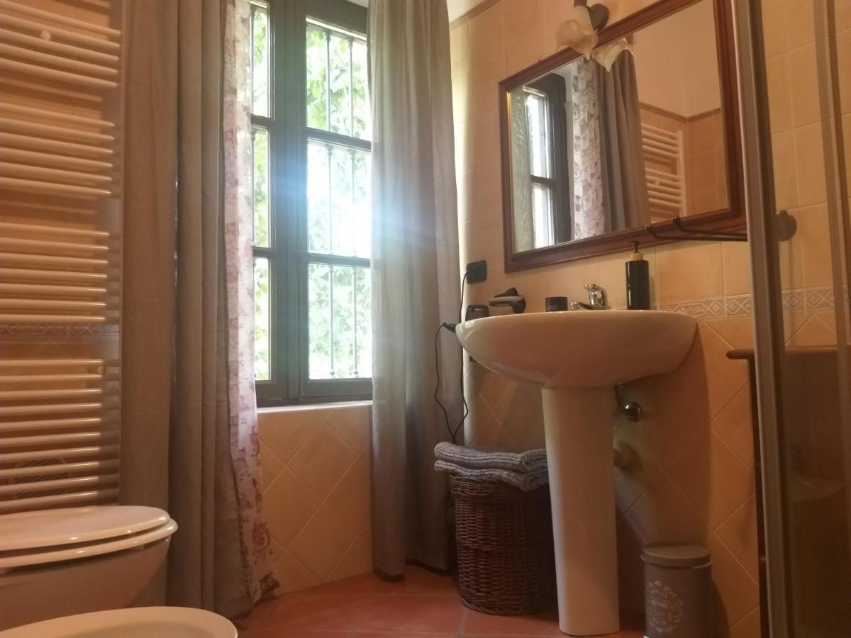 Mosci'S Bed & Beer Bed & Breakfast San Damiano dʼAsti Екстериор снимка